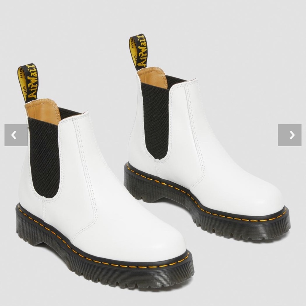 Dr Martens 2976 Bex Smooth Leather Platform Chelsea Boots